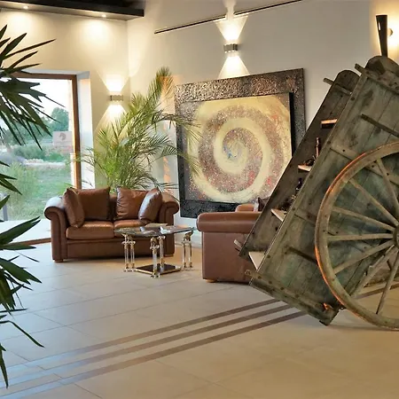 Vmg Horse Ranch Hotel